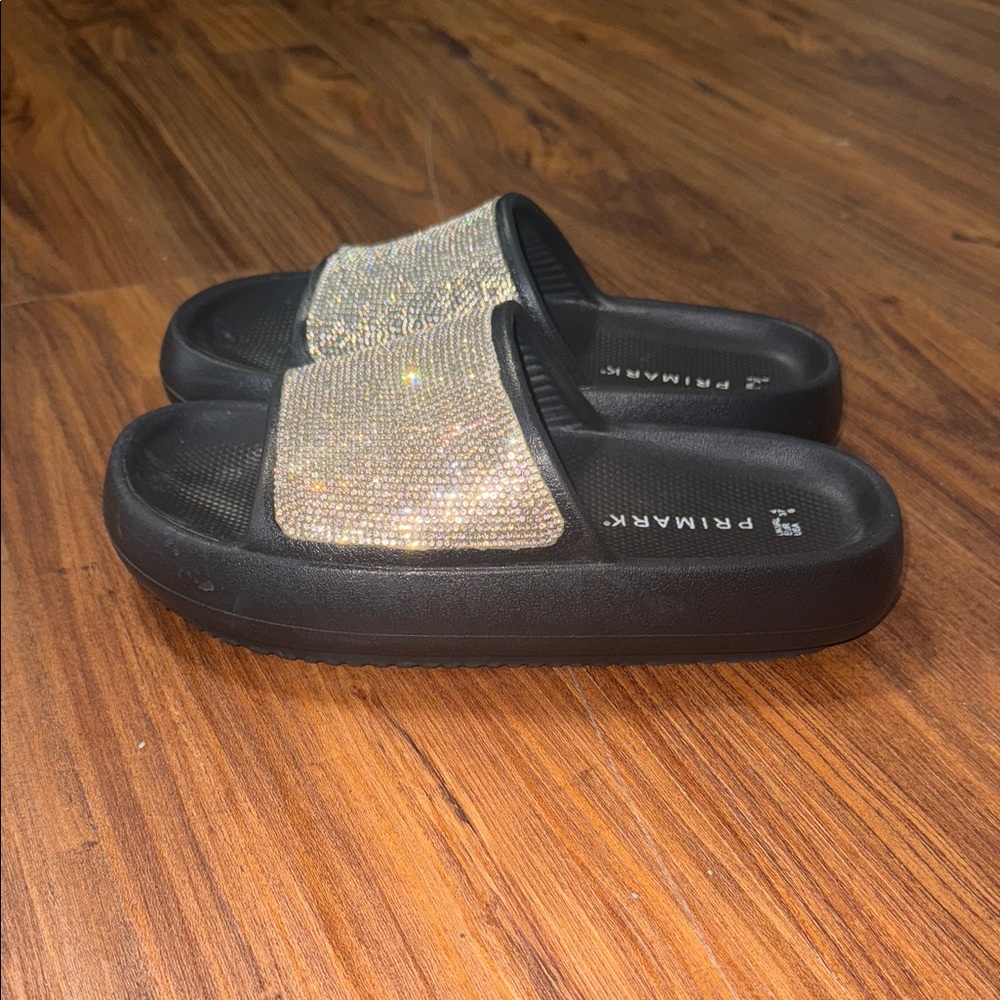 Cushion Comfy Black and Rhinestone Slides - Picture 2 of 6